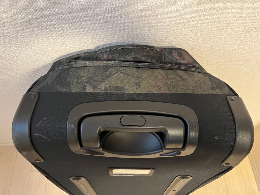 値下げしました！DAKINE ダカイン　キャリーケース