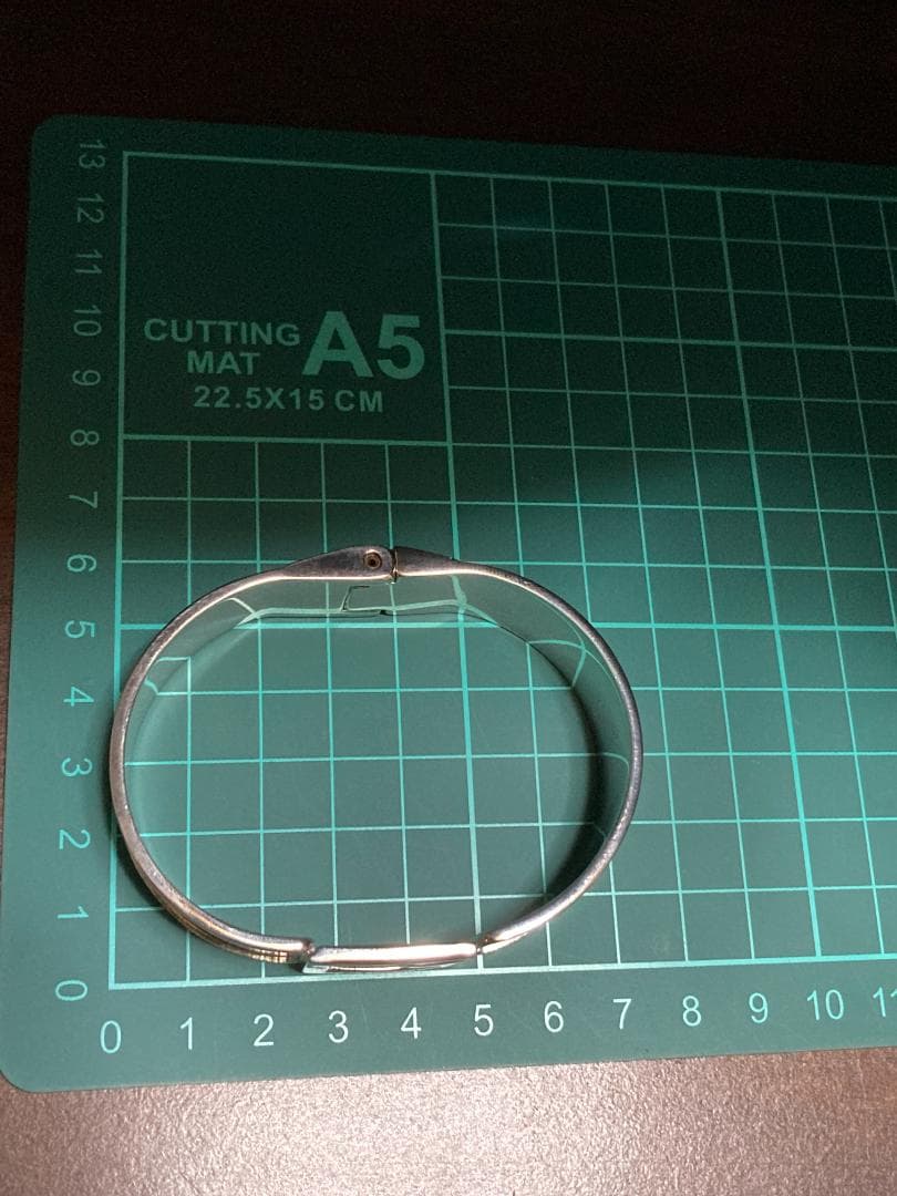 美品 GUCCI グッチ バングル ブレスレット シルバー メタル Gロゴ