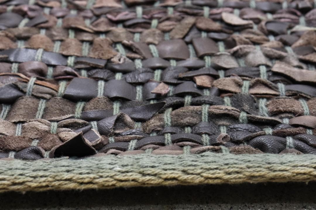 レザー 牛革 編み込み ラグ マット 絨毯 敷物 カーペット ヴィンテージ