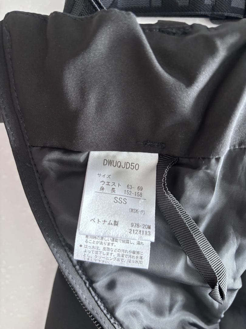 DESCENTEスキーウェア下のみ　サイドフルオープン　SSS