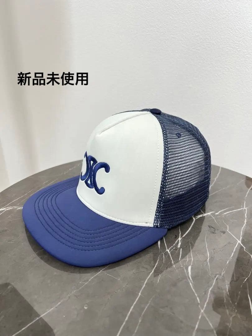 セリーヌ　celine トリオンフ　新品未使用　キャップ ホワイト