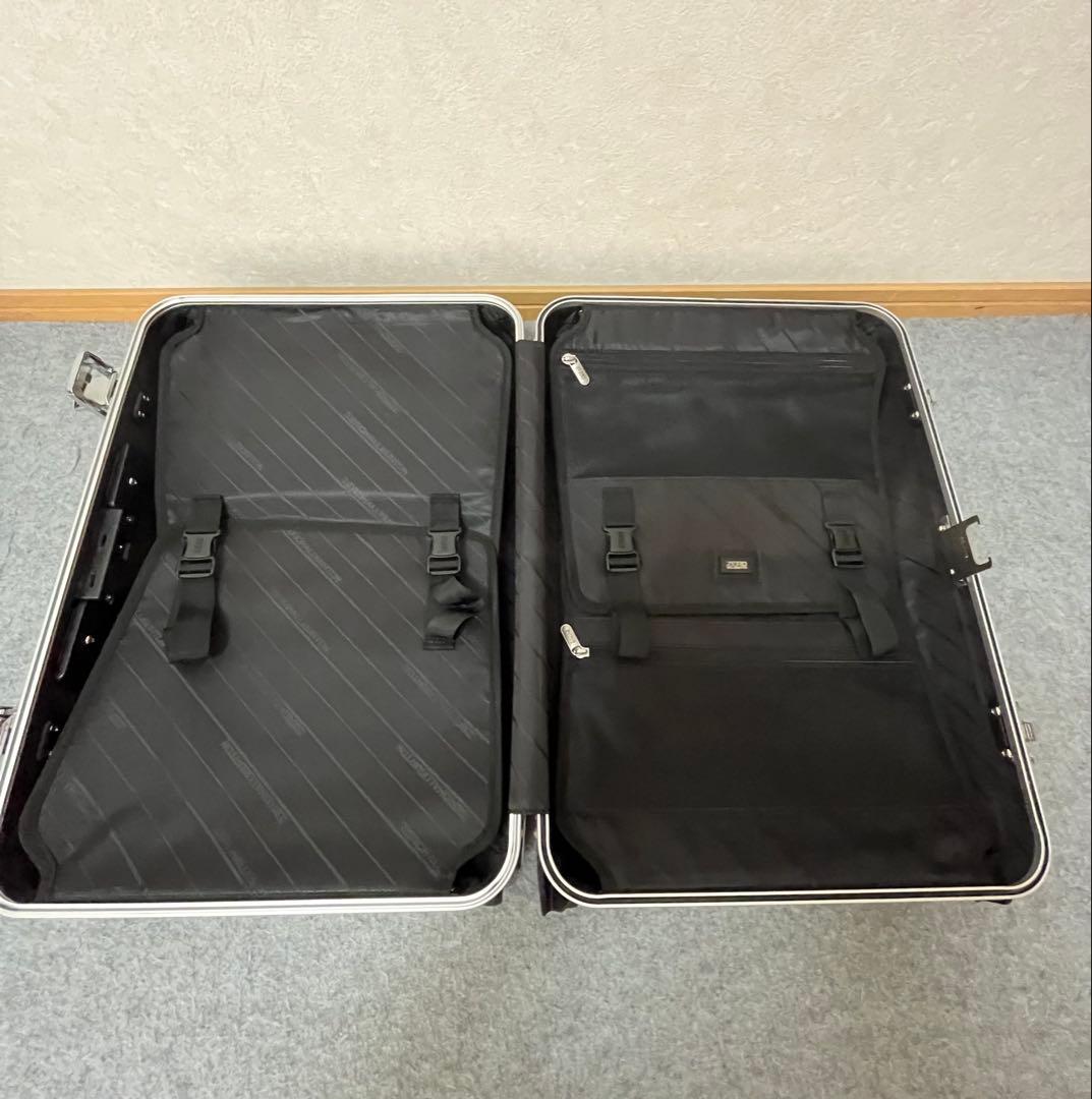 最終値下げ！ゼロハリバートン機内持込可能31L 2輪アルミスーツケースシルバー