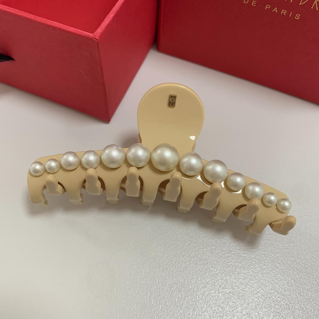 ALEXANDRE DE PARIS パール付きヘアクリップ