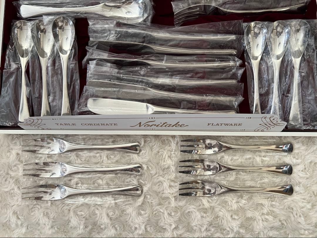 ノリタケ　カトラリーセット　エモーション　ディナーセット〈30本セット〉※ケース