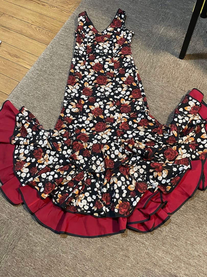 フラメンコ衣装　ワンピース・シージョ２点つき