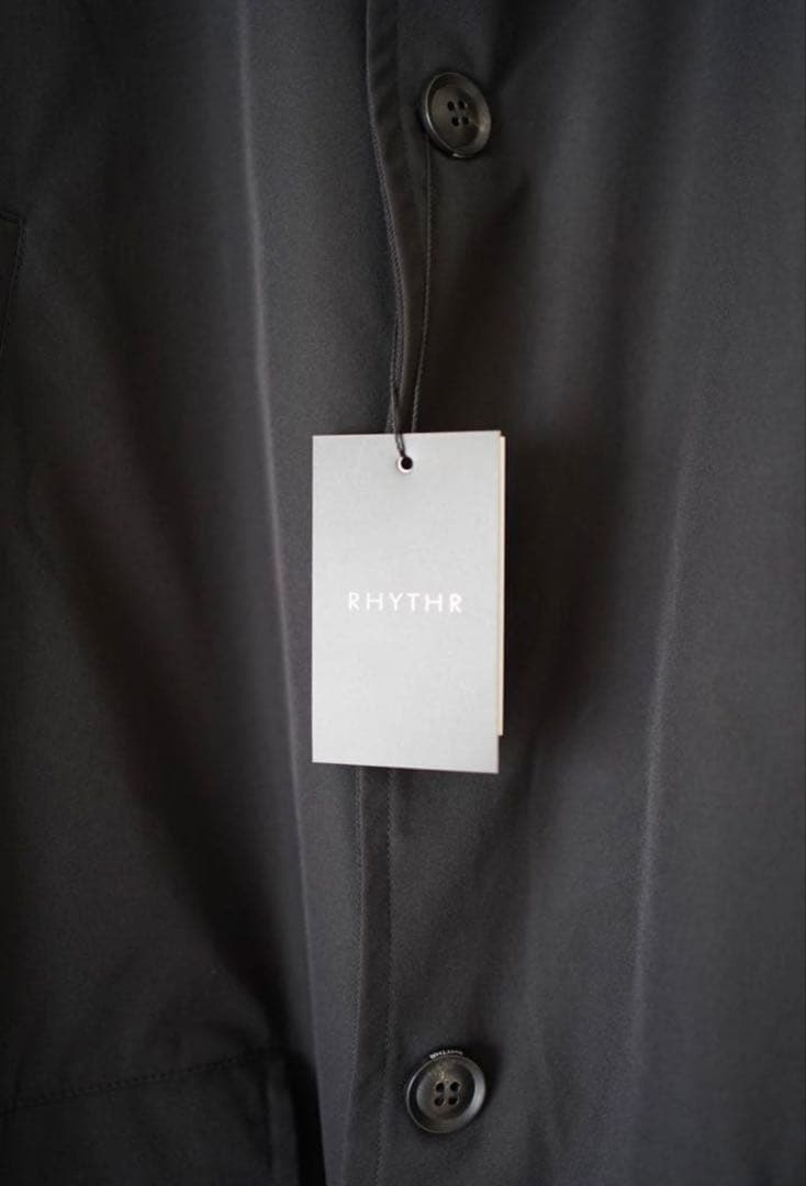 ま*と様 sacai出身デザイナーRHYTHR リバーシブルサテンコート 黒