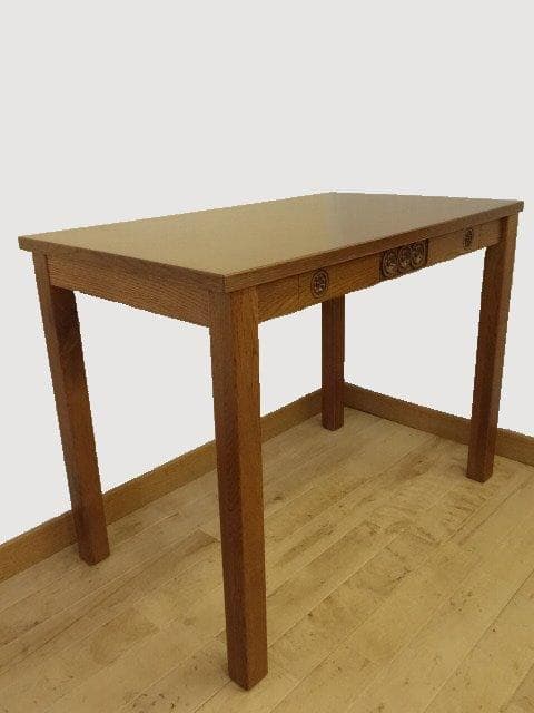 北海道手作り家具　ナラ（楢）材　デスク９００　 引出ＤＵＸ彫刻入　勇峰工芸（新）