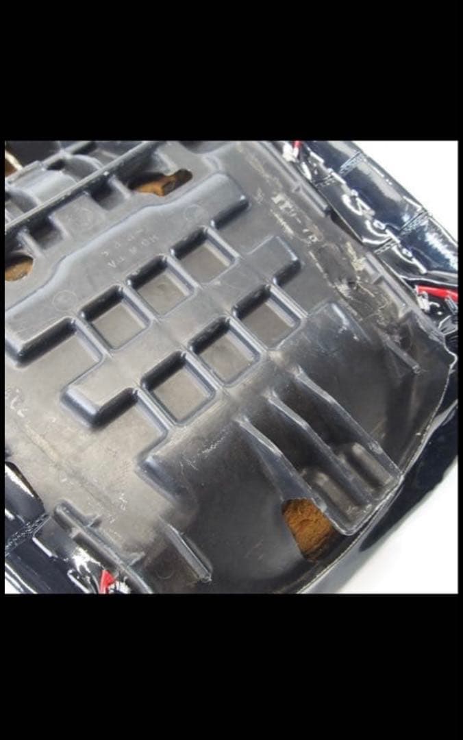 CB400SF NC31 前期用 チョビ三段シート 黒エナメル 赤パイピング