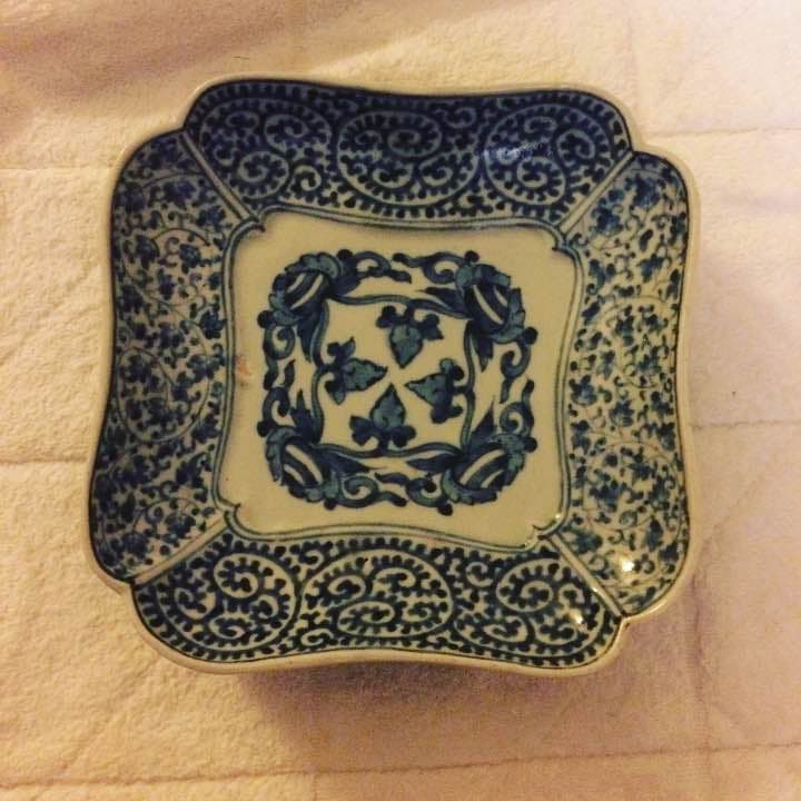 伊万里焼  花唐草と蛸柄