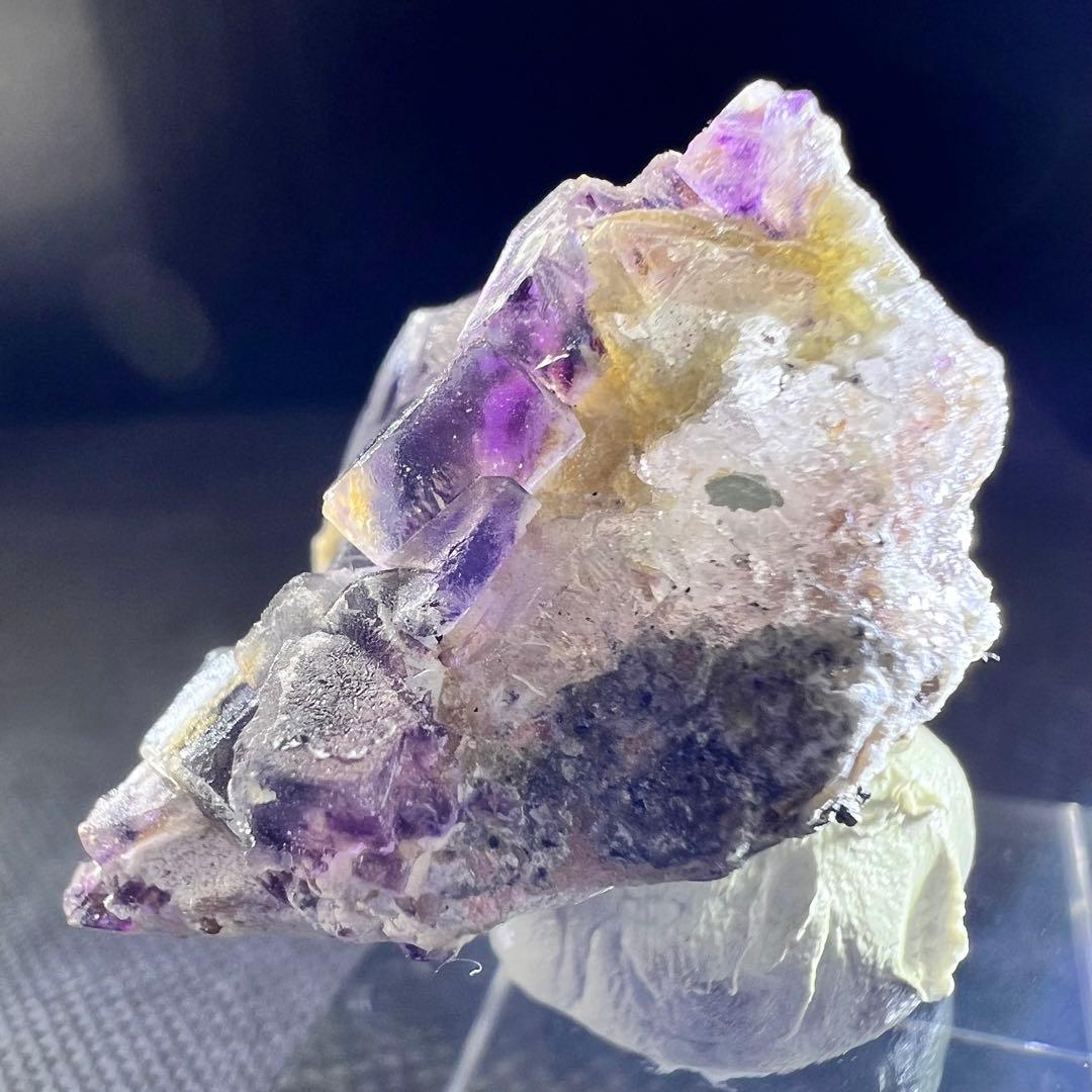 内モンゴル産　マルチカラーフローライト