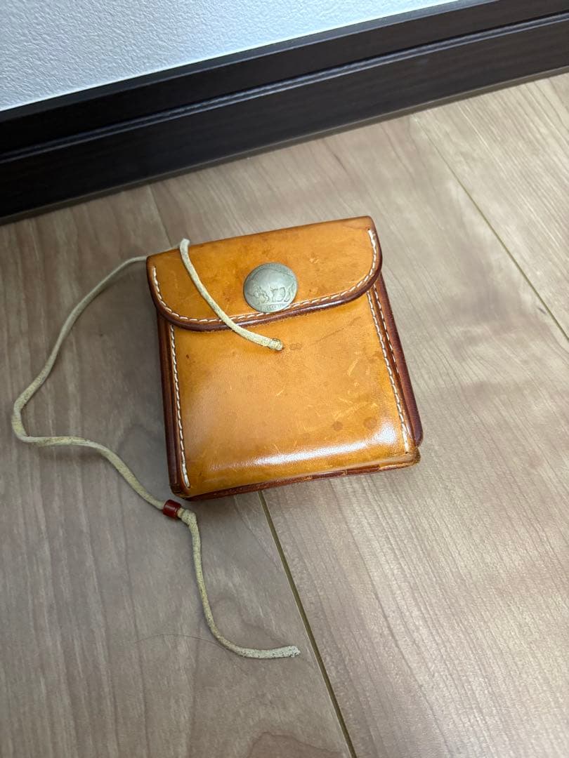 ゴローズ　二つ折り財布