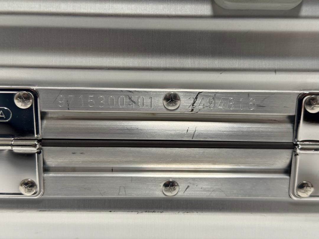 リモワ クラシックフライト 35L シルバー 4輪