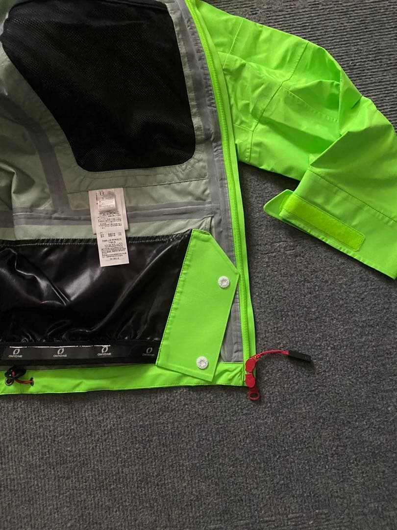 ONJ99140 オンヨネ　シェルジャケット　スキーウェア 蛍光グリーン