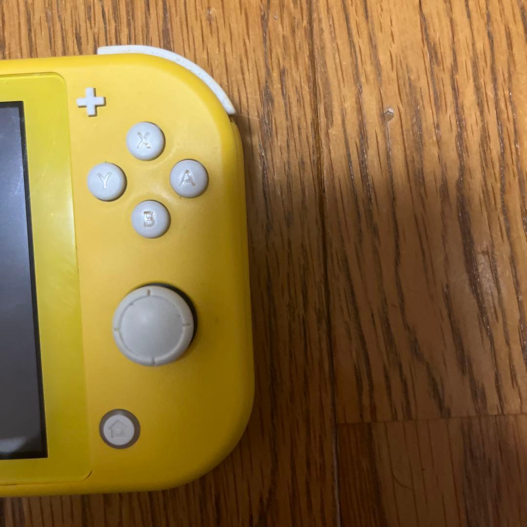 Switchライト　イエロー