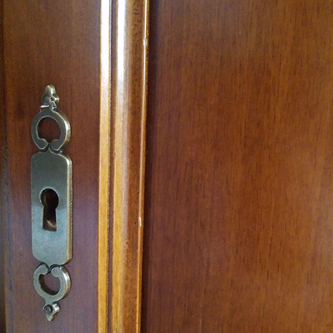 値下げ　コーナー木製家具　ガラス扉　収納飾り棚キャビネット寝室などアンティーク調