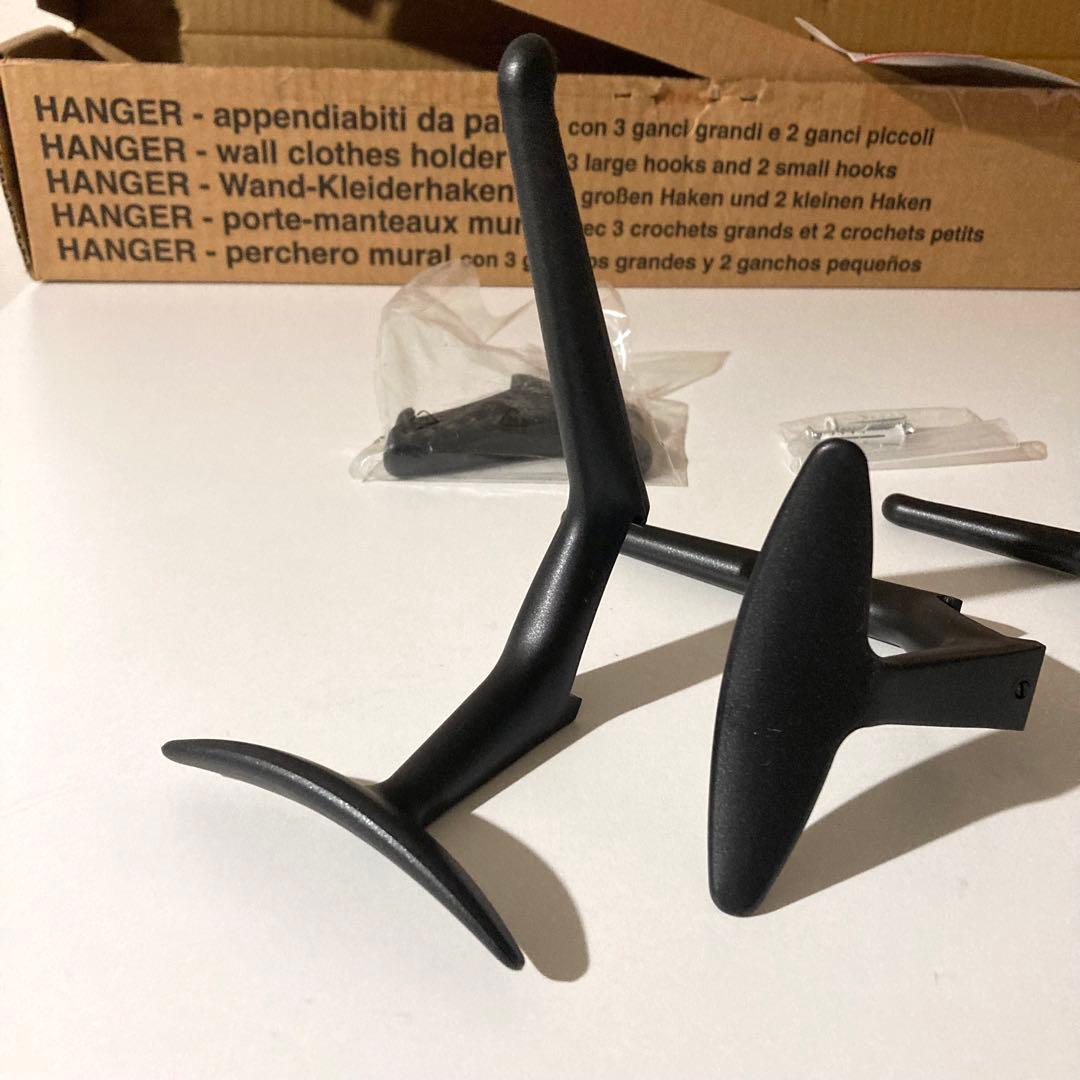 カルテル ブラック　黒　モダン　ハンガーラック コートラック　ミッドセンチュリー