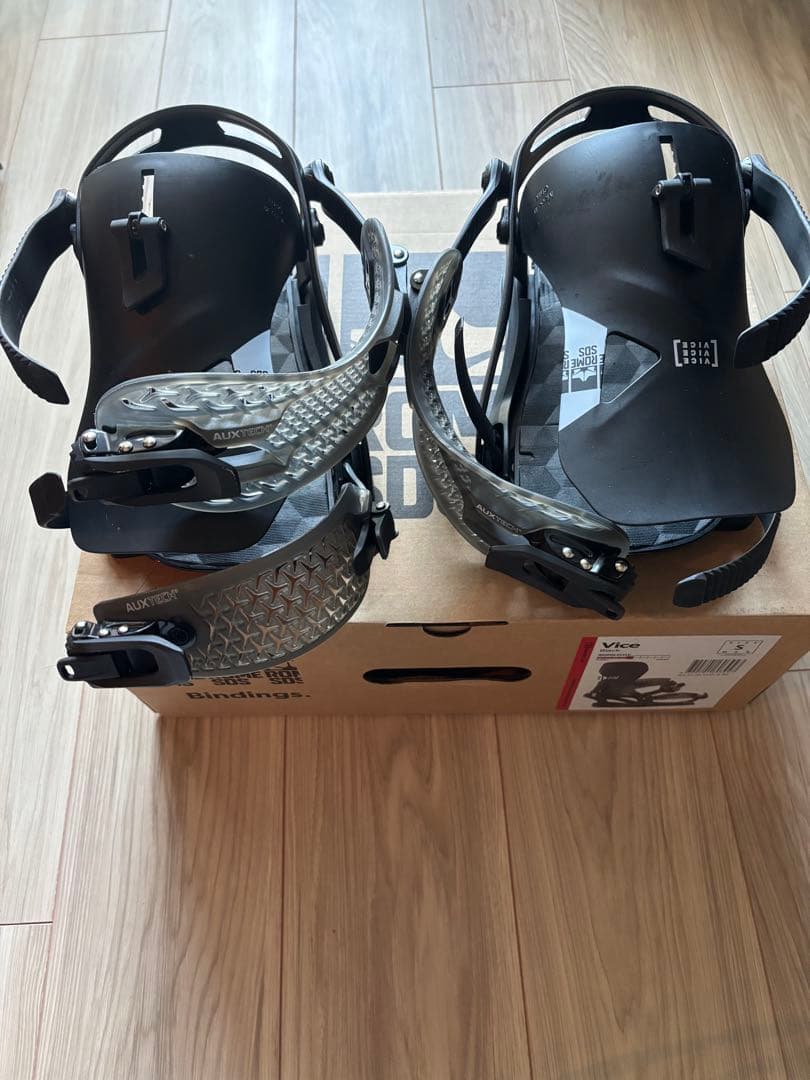 ROME SDS Vive スノーボード ビンディング ブラック　右部品欠損あり