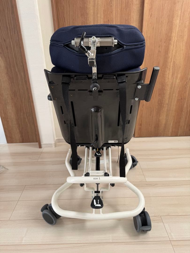 パンダ 座位保持椅子 昇降機能付き シートサイズ4