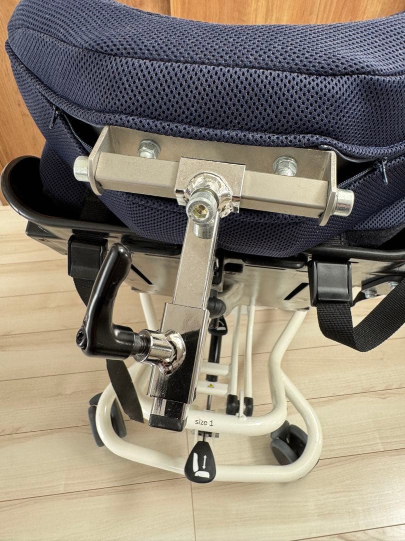 パンダ 座位保持椅子 昇降機能付き シートサイズ4