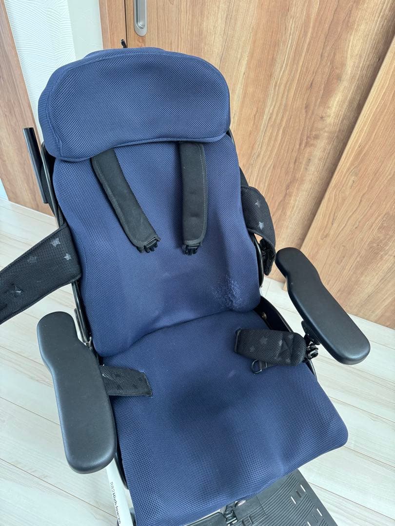 パンダ 座位保持椅子 昇降機能付き シートサイズ4