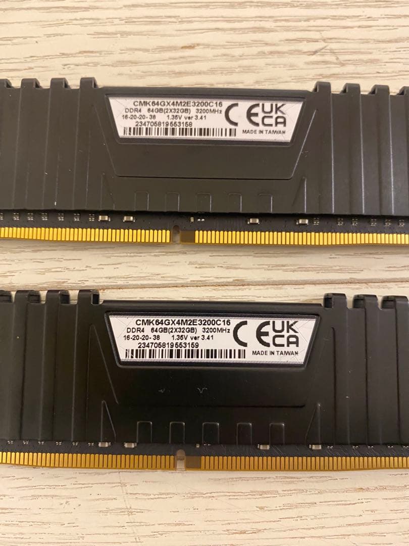 メモリー CORSAIR Vengeance LPX DDR4 64GB