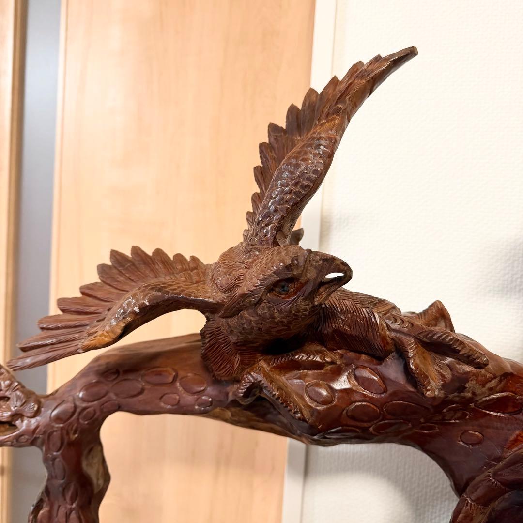 松無垢材一刀彫 虎 鷲 木彫り 置物 置き物 鷹 松の木 インテリア オブジェ