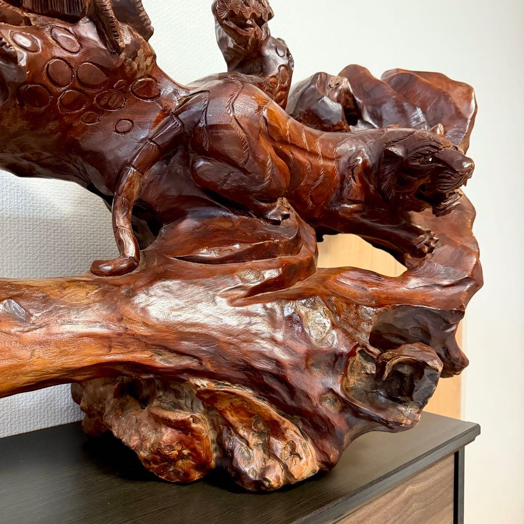 松無垢材一刀彫 虎 鷲 木彫り 置物 置き物 鷹 松の木 インテリア オブジェ