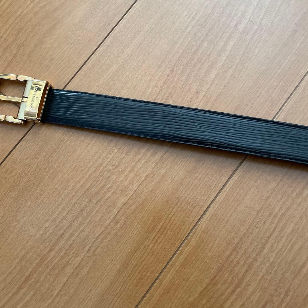 LOUIS VUITTON ブラックレザー ベルト　エピ