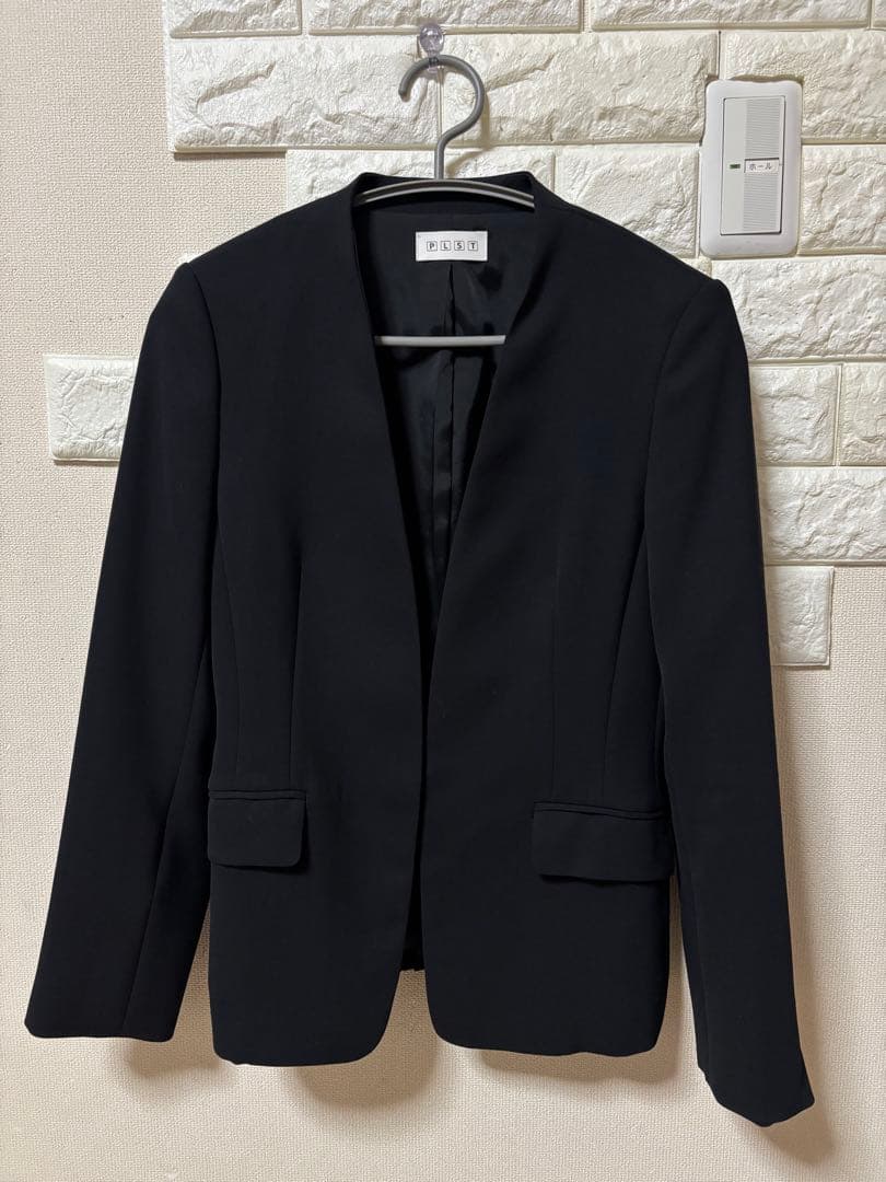 J プラステ　2WAYストレッチカラーレスジャケット・テーパードパンツ