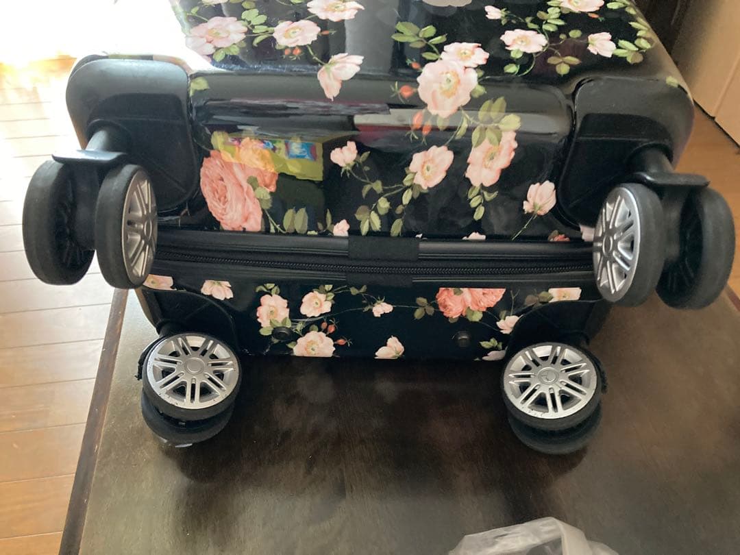 さつぽん プロフお読みください ピンクハウス ♡ スーツケース