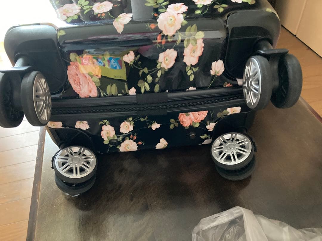 さつぽん プロフお読みください ピンクハウス ♡ スーツケース