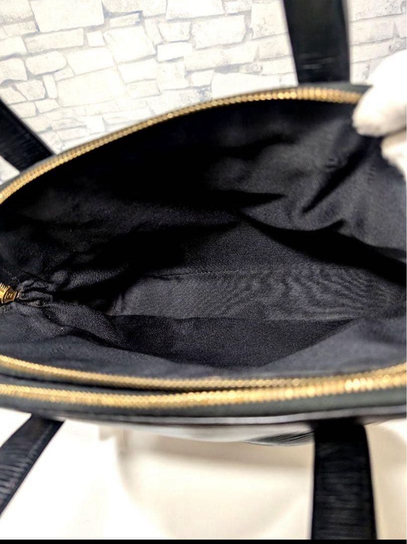 ✨極美品✨　FENDI　フェンディ　ハンドバッグ　トートバッグ　レザー　ブラック