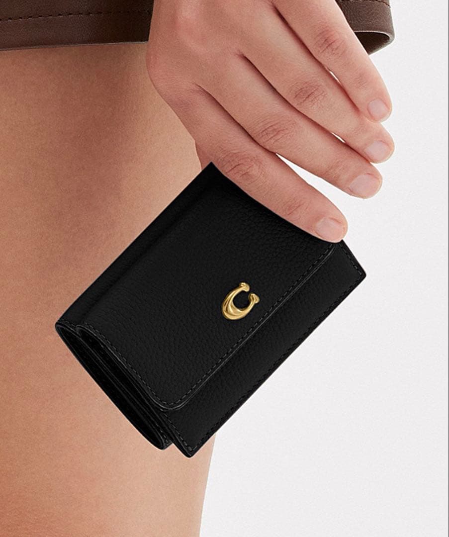 【新品　特別価格！】ブラックレザー三つ折り財布