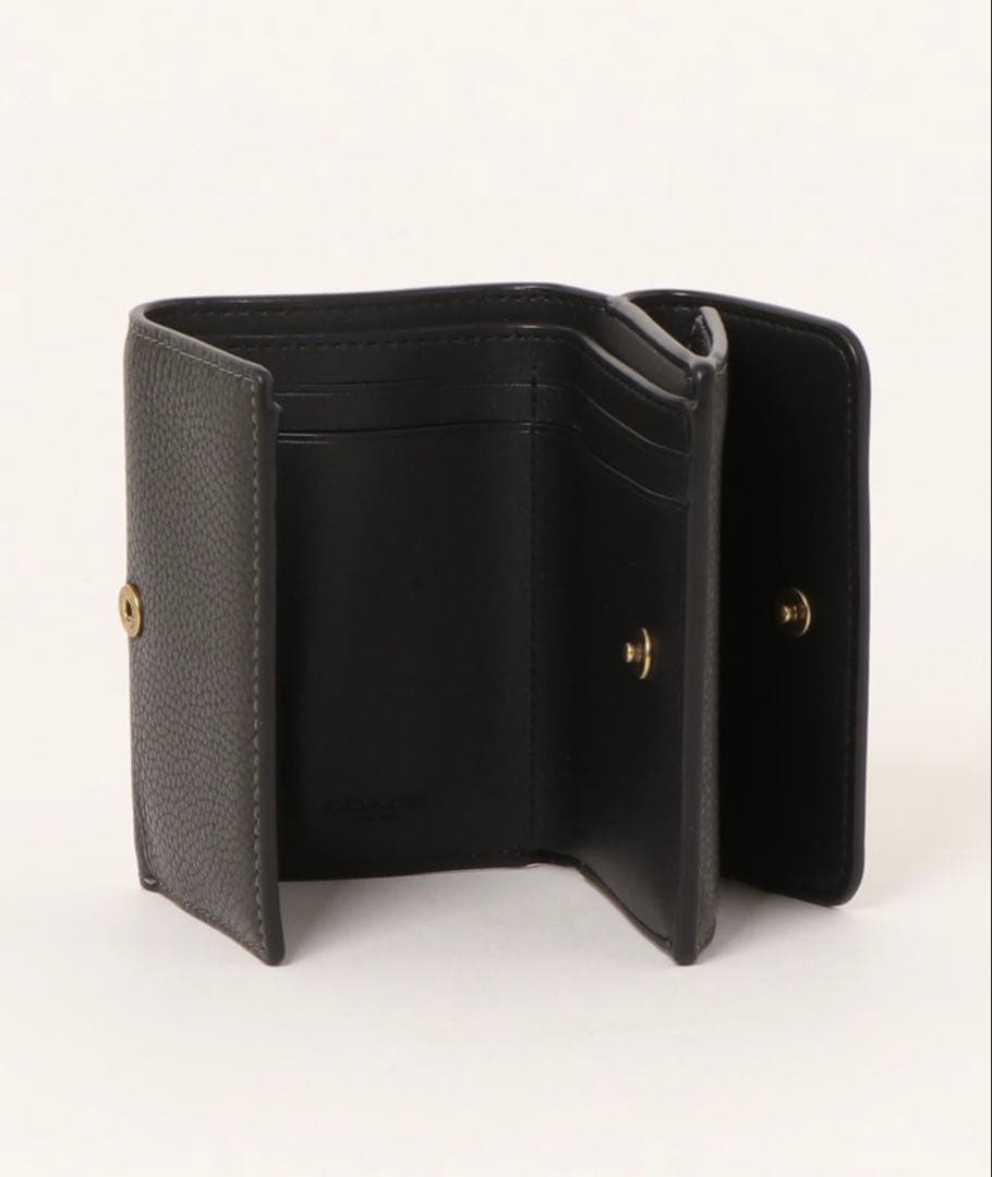 【新品　特別価格！】ブラックレザー三つ折り財布