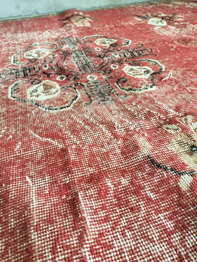 大判/シャビーレッドの上品なシノワズリラグ　No.674