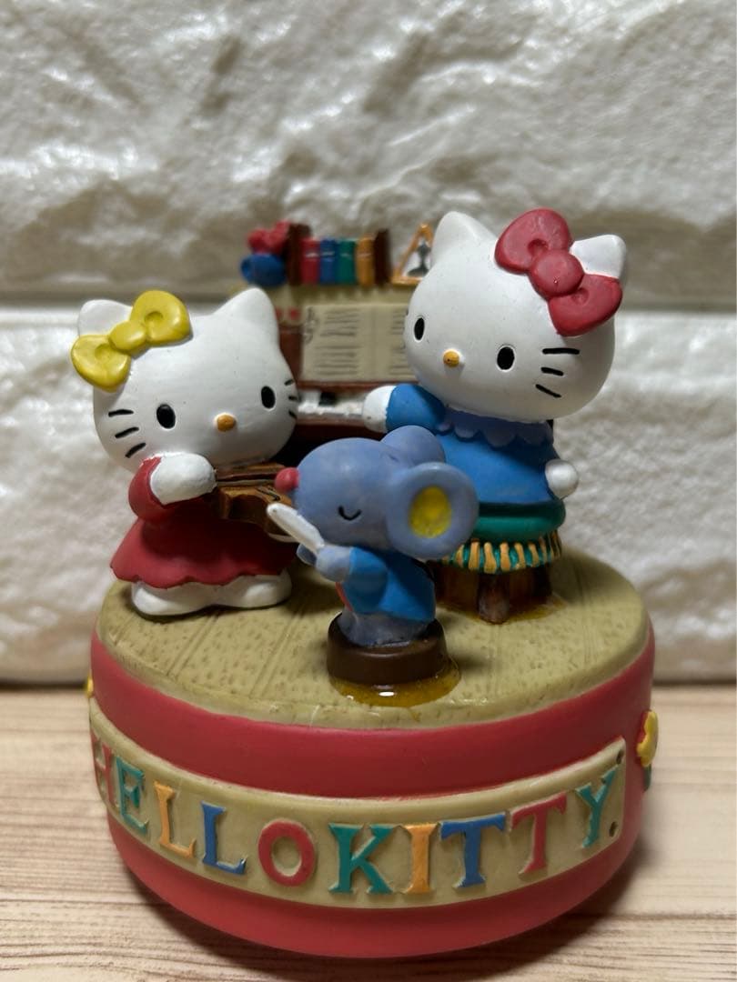 ハローキティ　レトロ　オルゴール