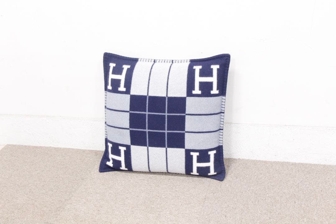 【極美品】 HERMES クッション 《アヴァロン》 PM