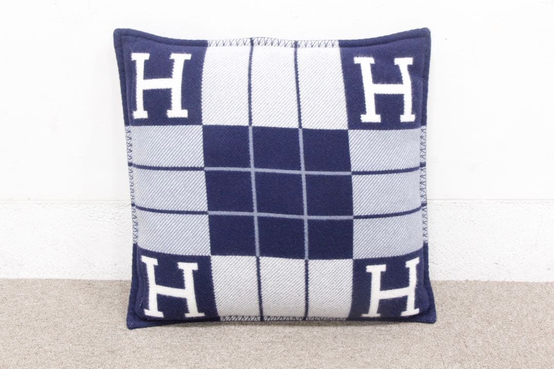 【極美品】 HERMES クッション 《アヴァロン》 PM