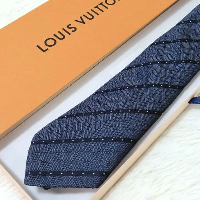 箱付き極美品✨️　VUITTON　ヴィトン　ネクタイ　ダミエ　ネイビー