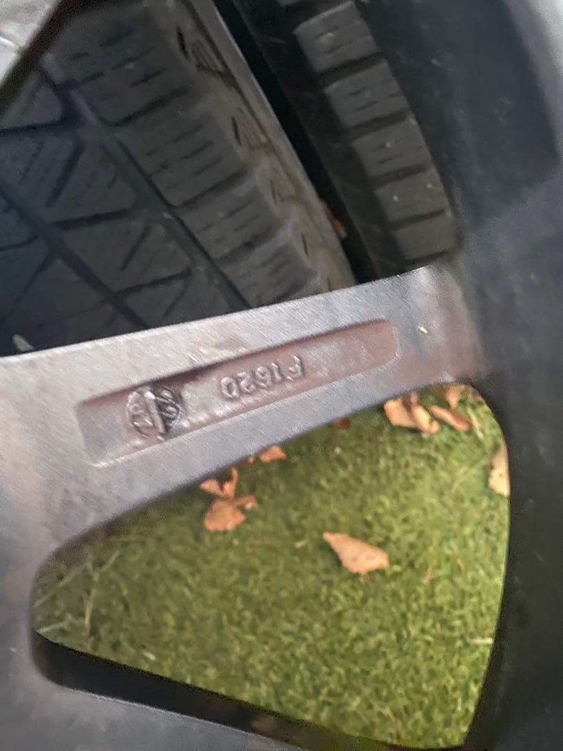 ART スタッドレスタイヤ 225/55R17ダークシルバー