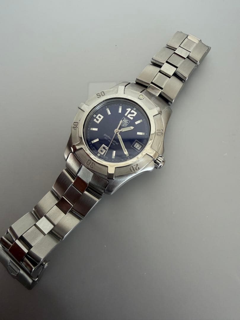 美品　タグホイヤー プロフェッショナル 2000 WN1112 クオーツメンズ