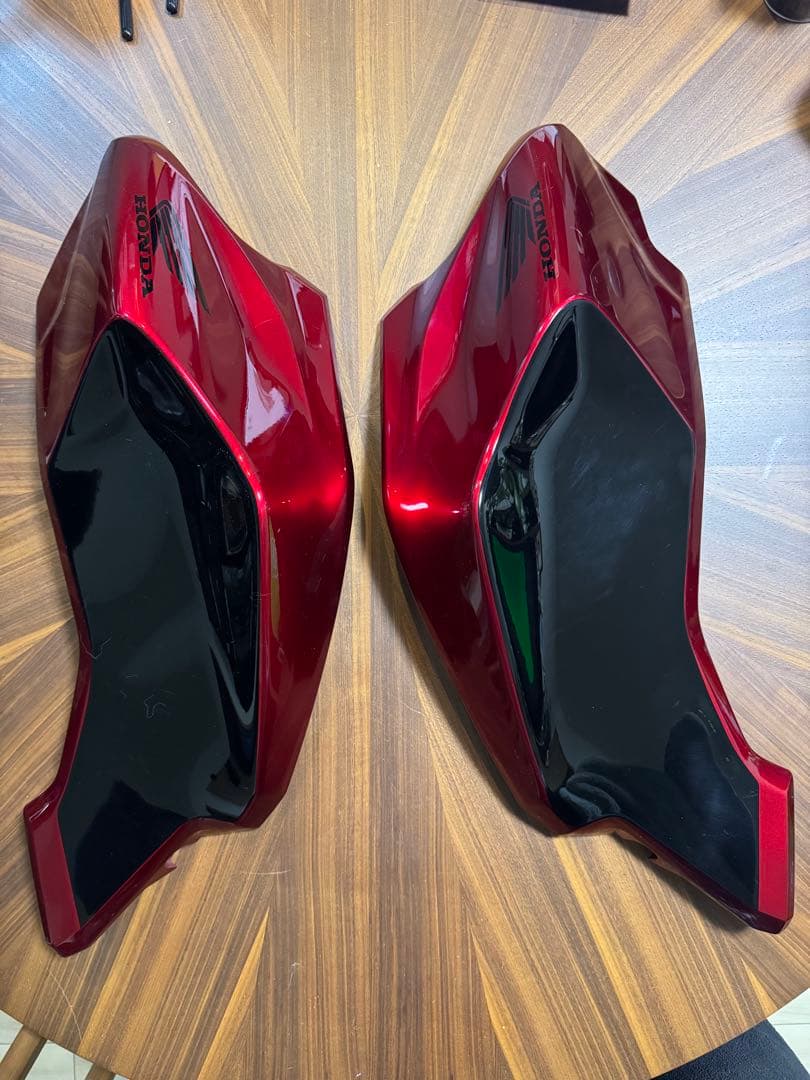 ホンダ CB250R タンクカバー 左右