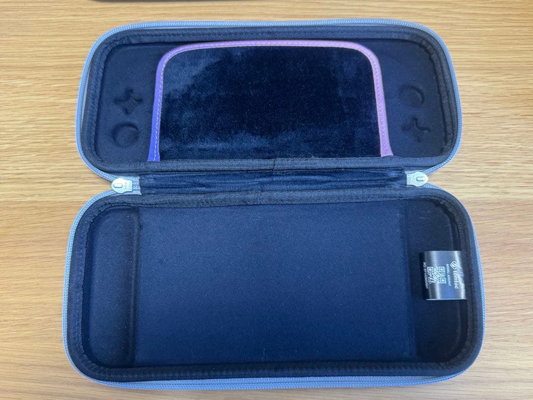 Nintendo Switch本体と付属品【収納ケース2種付き】