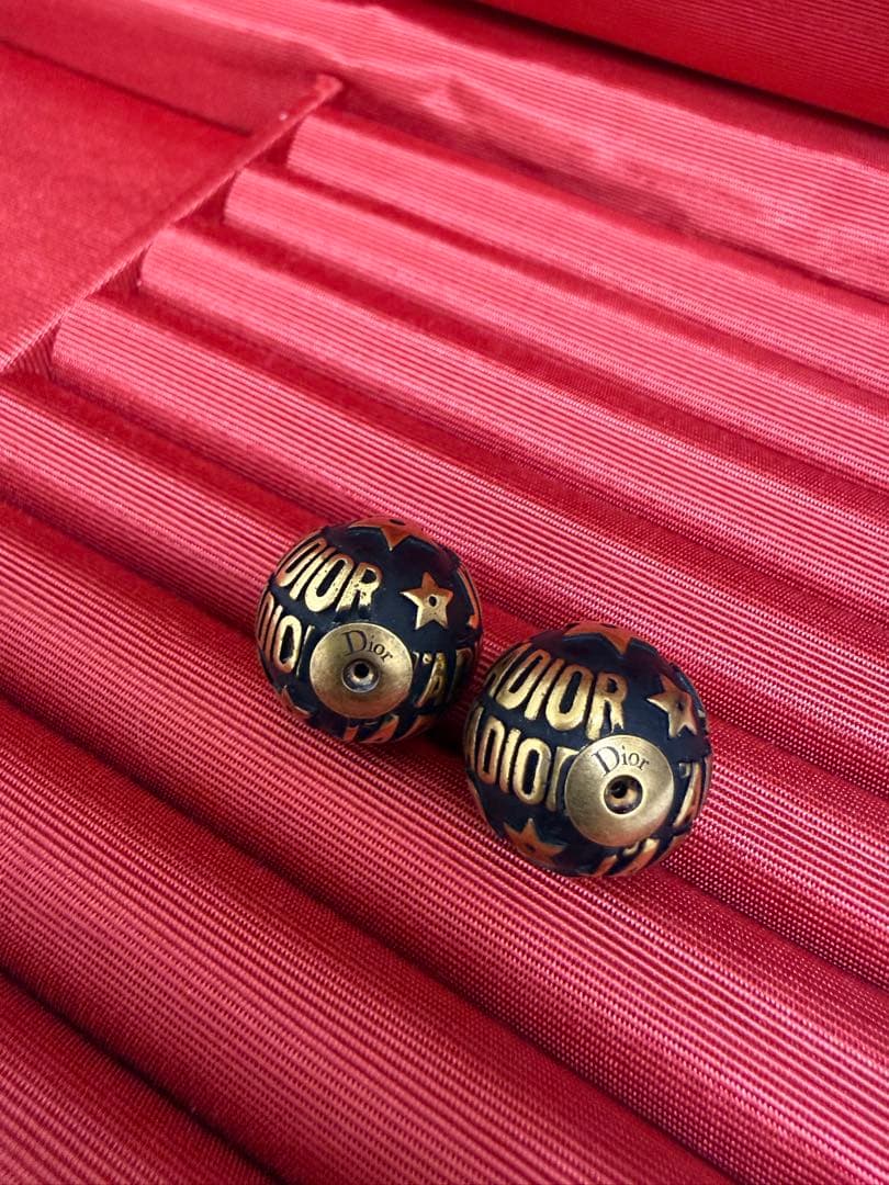 ディオール　ドライバルピアス