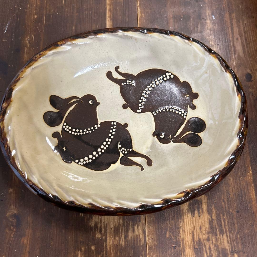 作家　陶芸作家　スリップウエア　うさぎ　オーバル　カレーパスタ　深皿　①