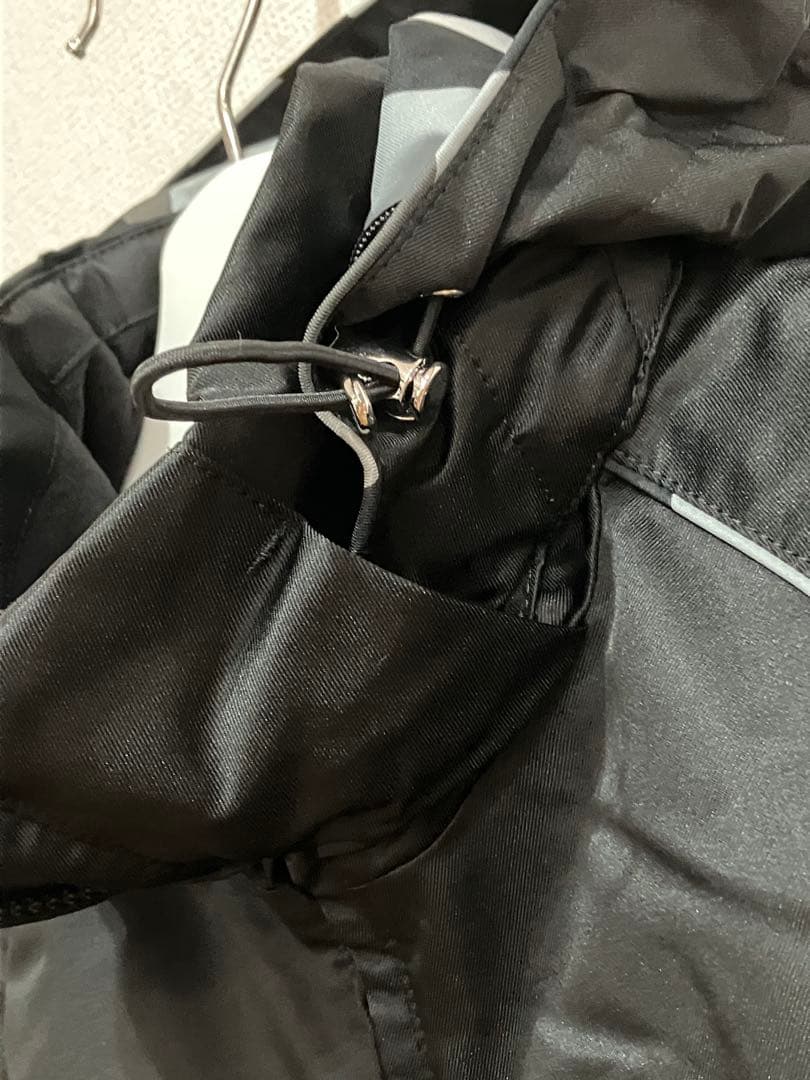 【11号】デサント　スキーウェア　黒　ブラック　柄　レディース