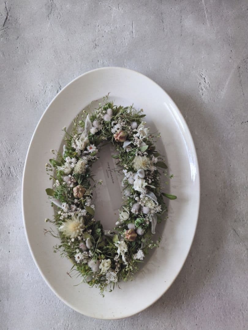 白い小花のオーバルリース ドライフラワーリース