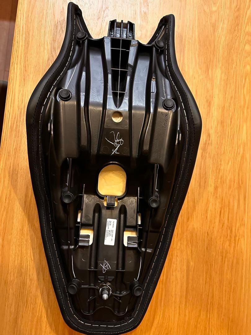 2025年製　 G310R G310GS レギュラーシート　未使用品