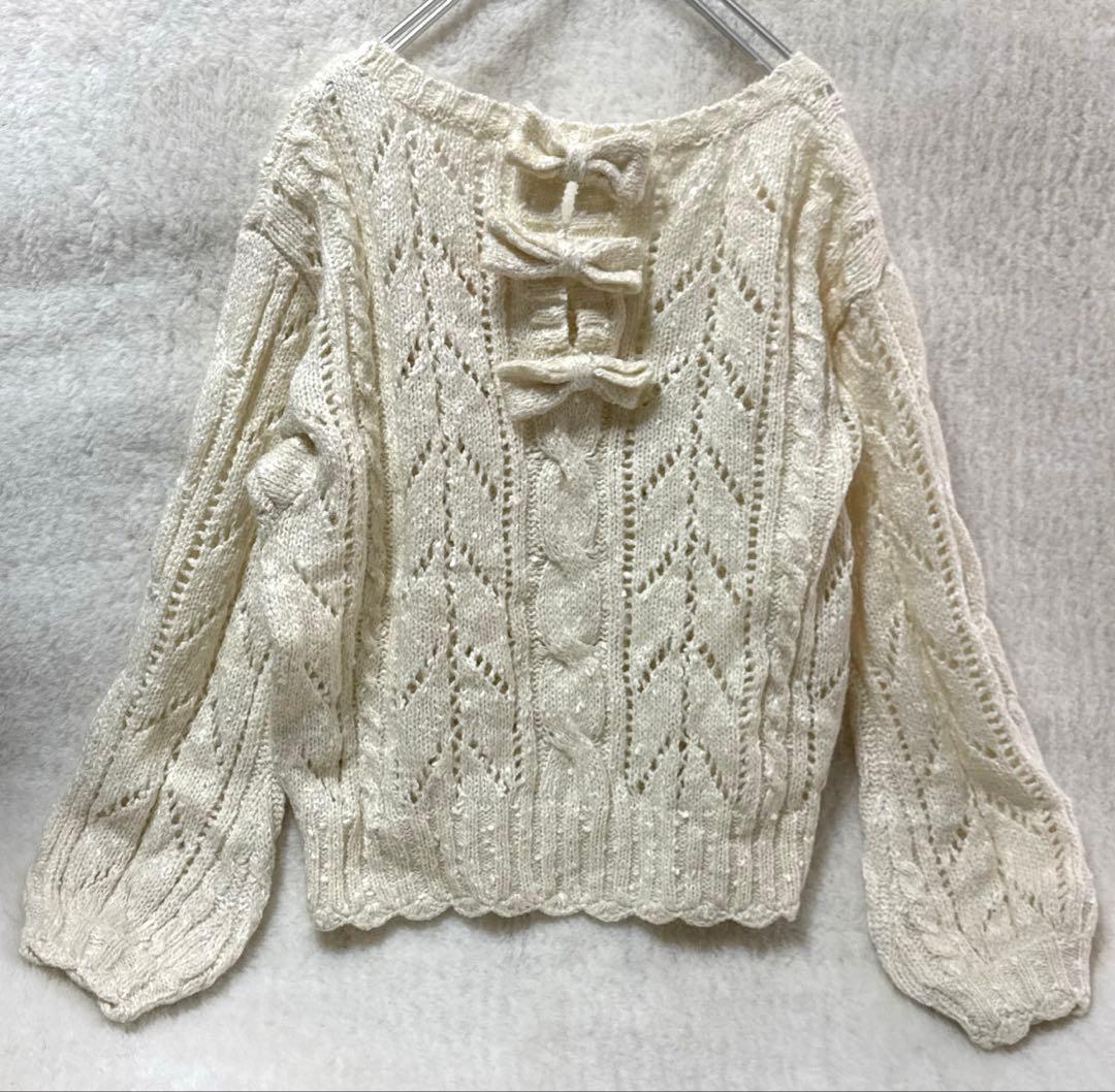 リズリサ　ケーブル編み　ニット 長袖　背中リボンが可愛い　M