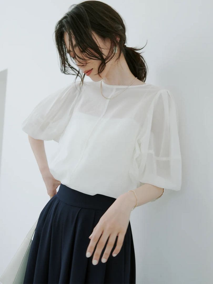 anuans アニュアンス フォルムシアーブラウス （IVORY）